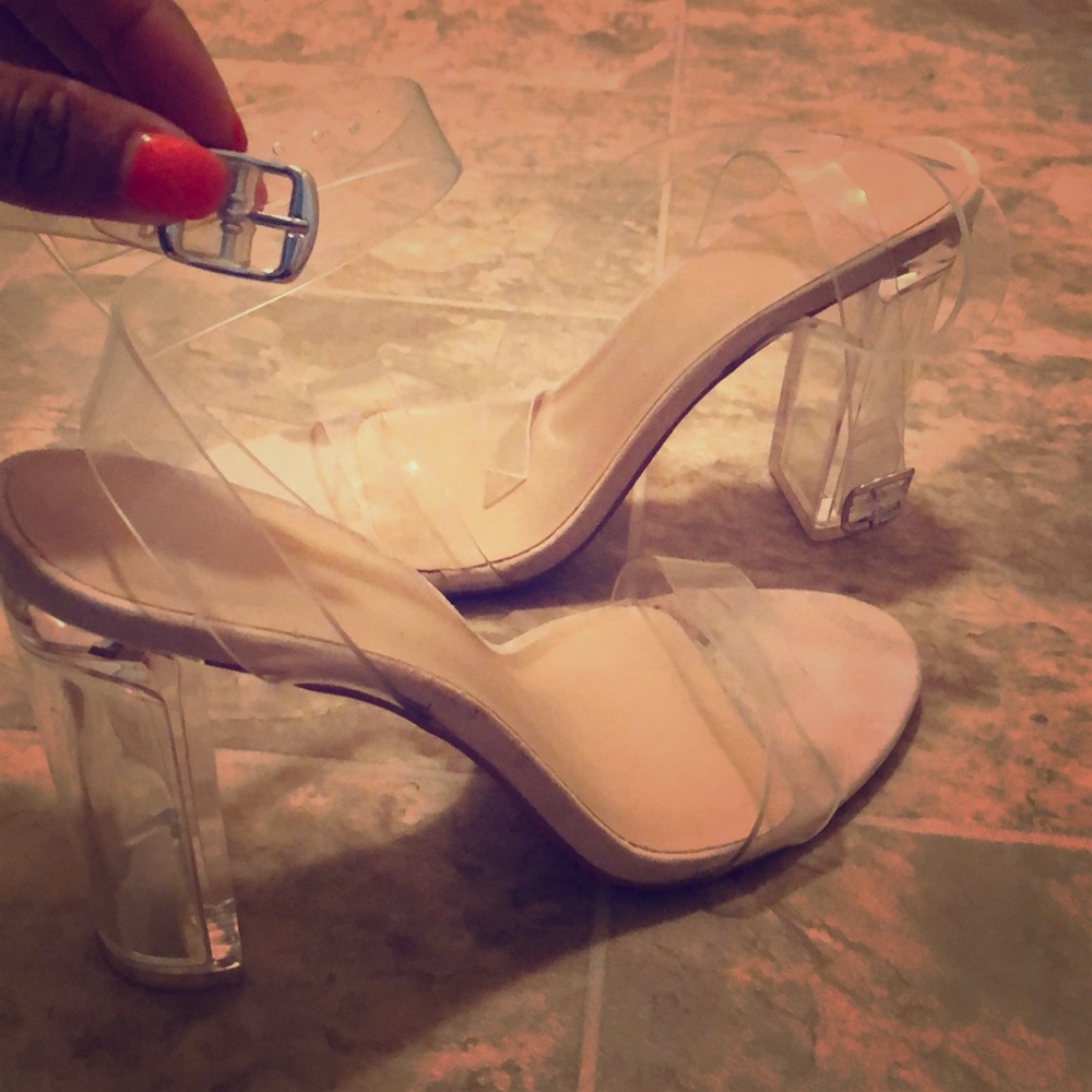Clear fashion heels so cute & comfy!!😍